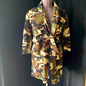 Boy’s camouflage bath robe.